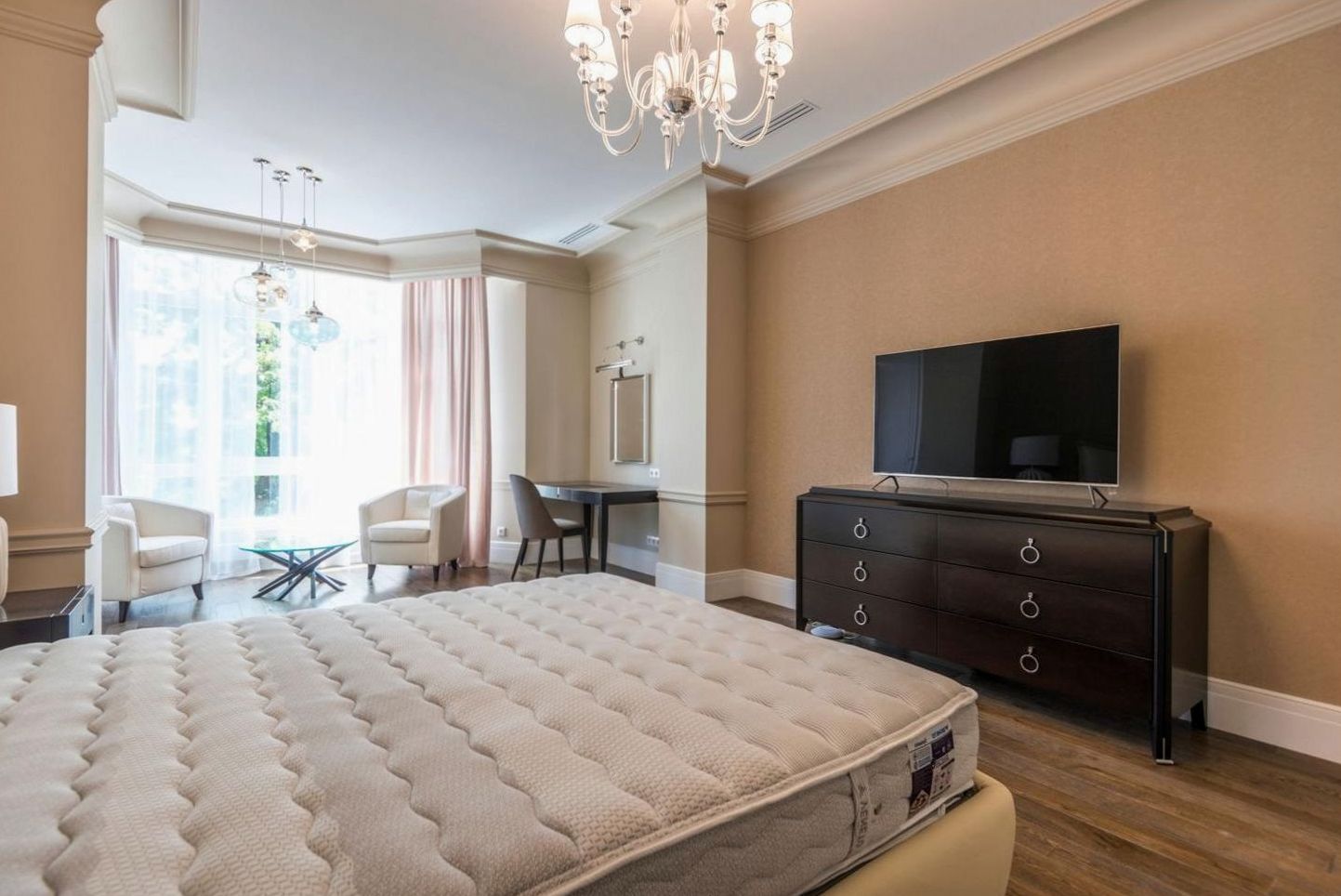 Executive Suite at Golden Moments